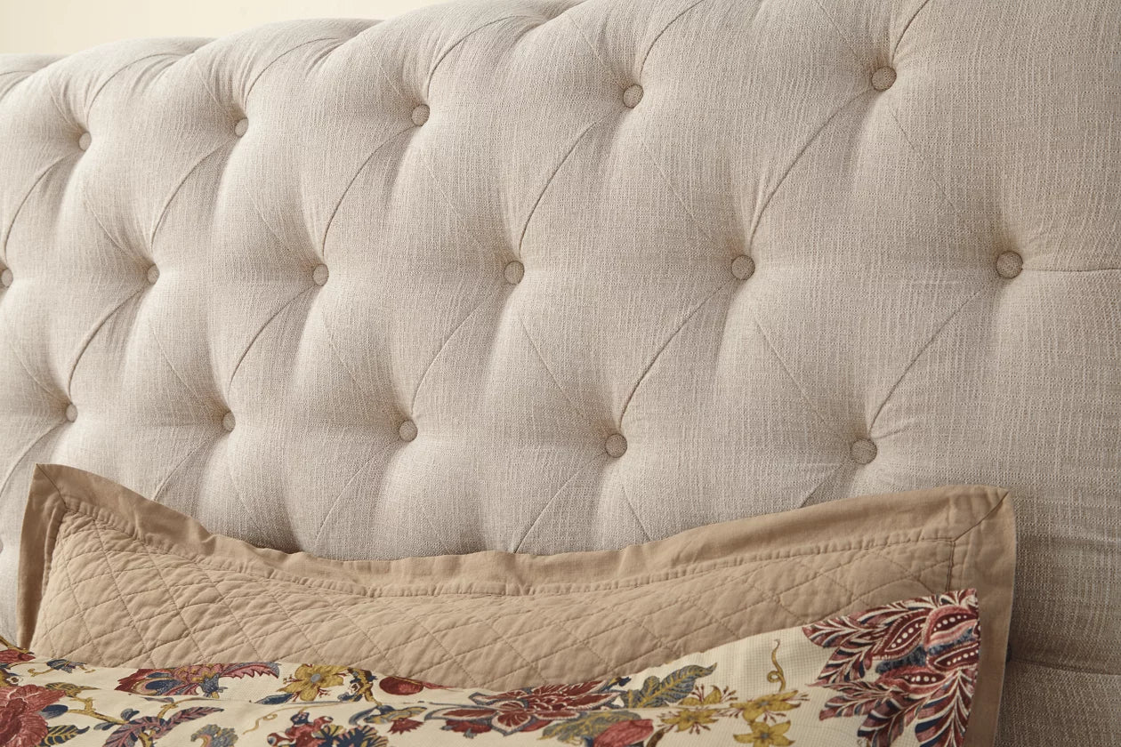 Willenburg Upholstered Sleigh Bed