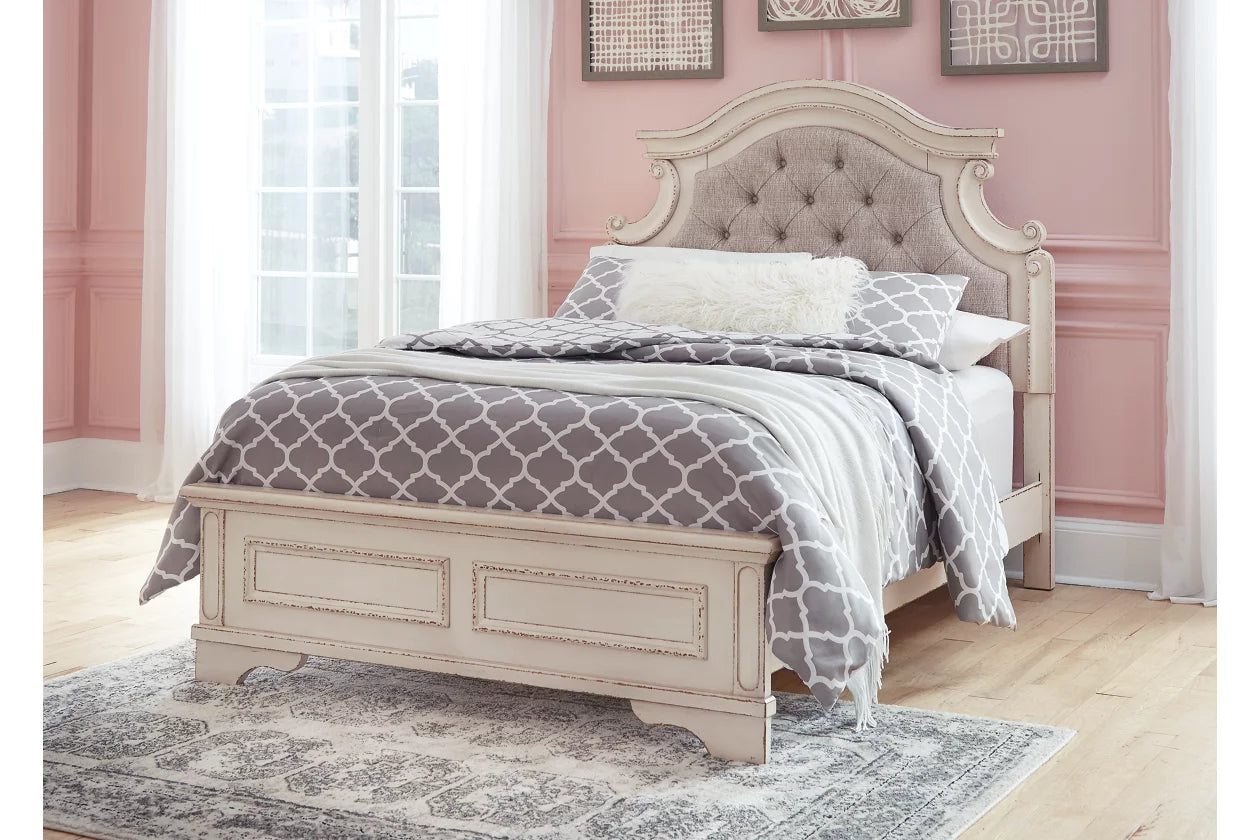 Realyn  Upholstered  Panel Bed